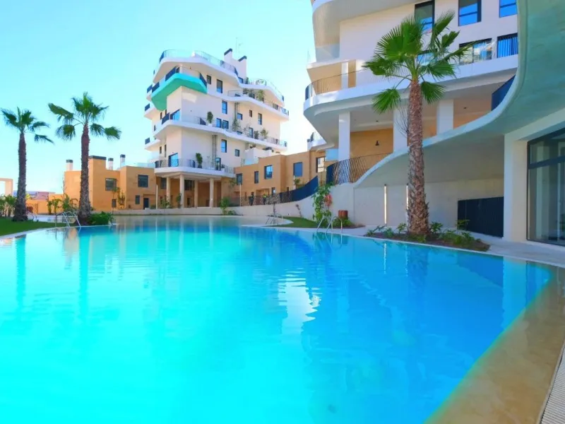 Modernos apartamentos nuevos en la orilla del mar Mediterráneo 🏖️