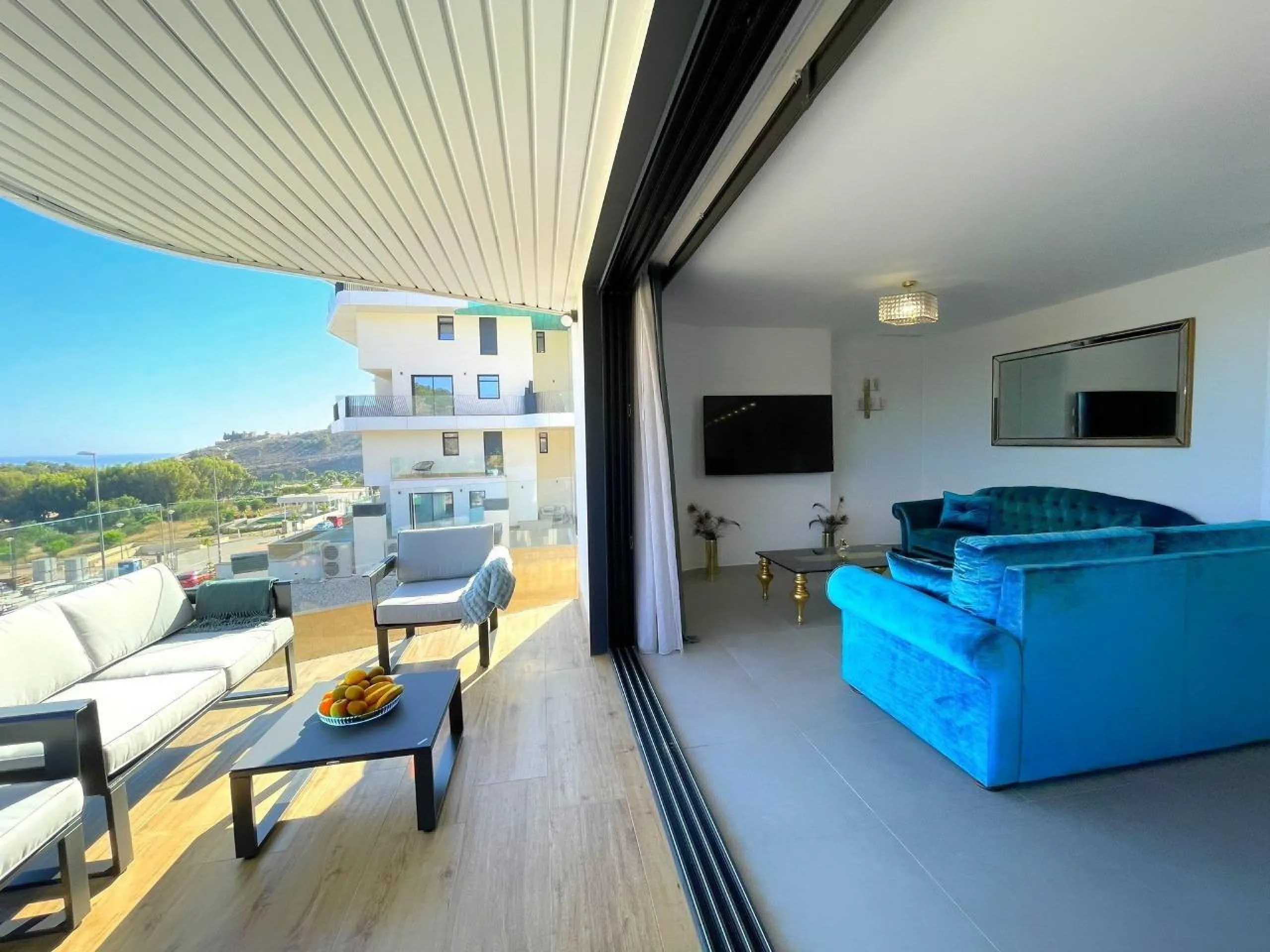 Modernos apartamentos nuevos en la orilla del mar Mediterráneo 🏖️