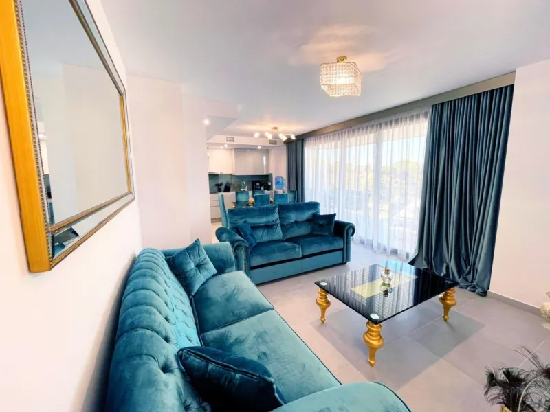 Modernos apartamentos nuevos en la orilla del mar Mediterráneo 🏖️