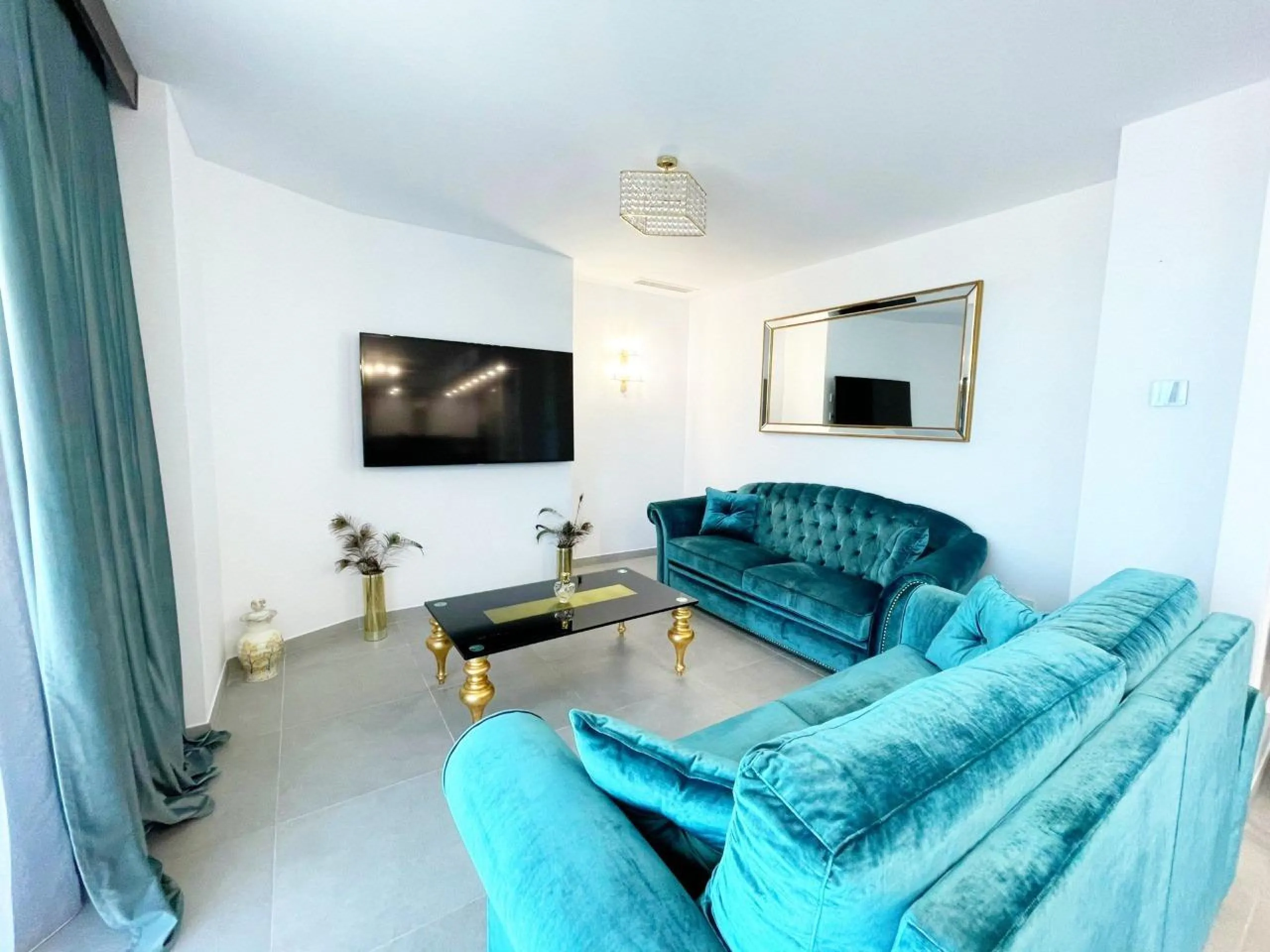 Modernos apartamentos nuevos en la orilla del mar Mediterráneo 🏖️