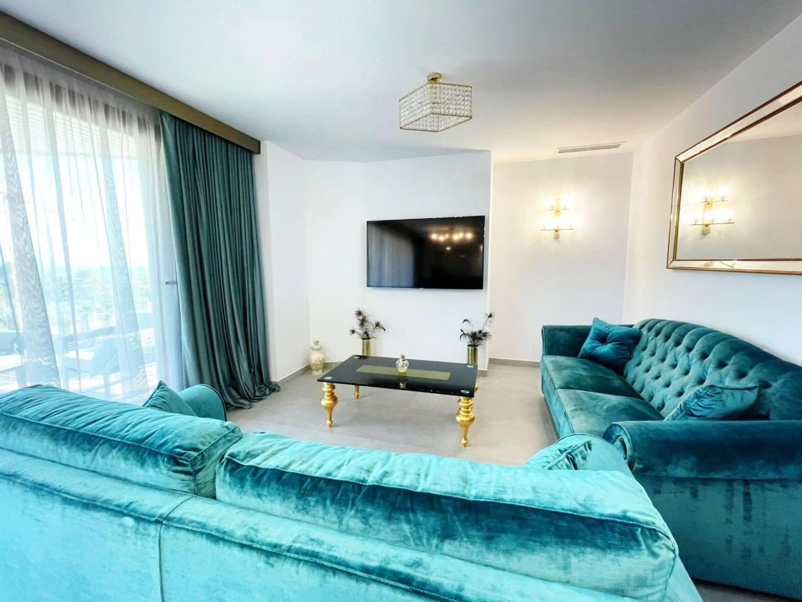 Modernos apartamentos nuevos en la orilla del mar Mediterráneo 🏖️