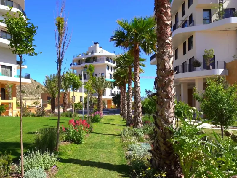 Modernos apartamentos nuevos en la orilla del mar Mediterráneo 🏖️