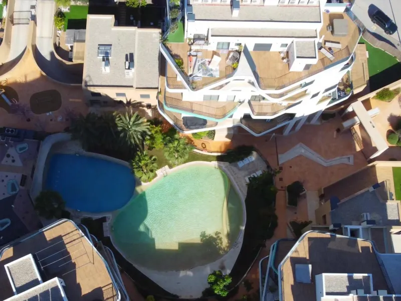 Modernos apartamentos nuevos en la orilla del mar Mediterráneo 🏖️