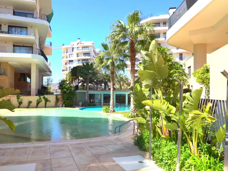 Modernos apartamentos nuevos en la orilla del mar Mediterráneo 🏖️