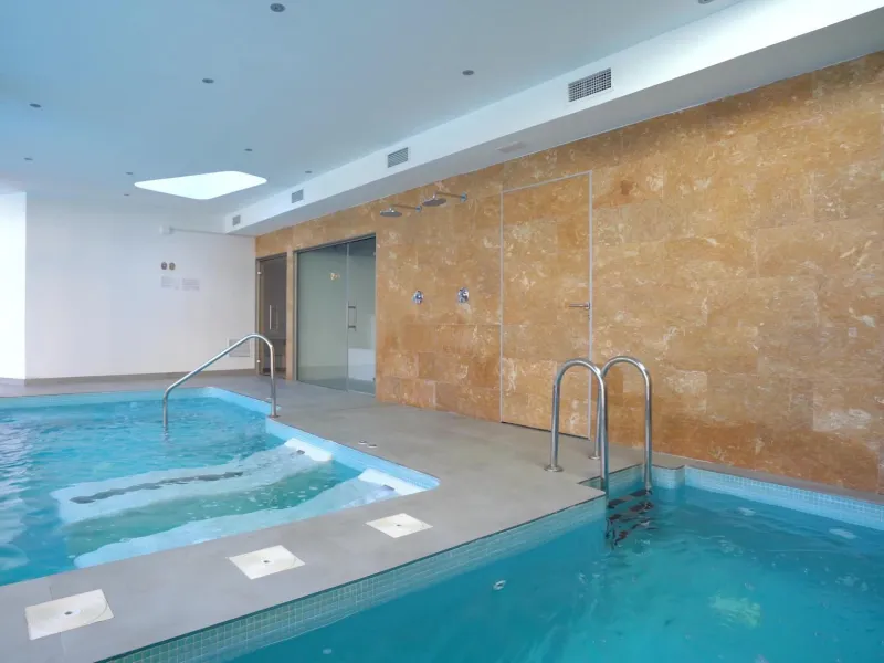 Modernos apartamentos nuevos en la orilla del mar Mediterráneo 🏖️