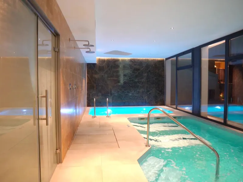Modernos apartamentos nuevos en la orilla del mar Mediterráneo 🏖️