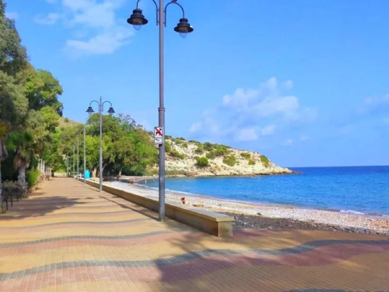 Modernos apartamentos nuevos en la orilla del mar Mediterráneo 🏖️