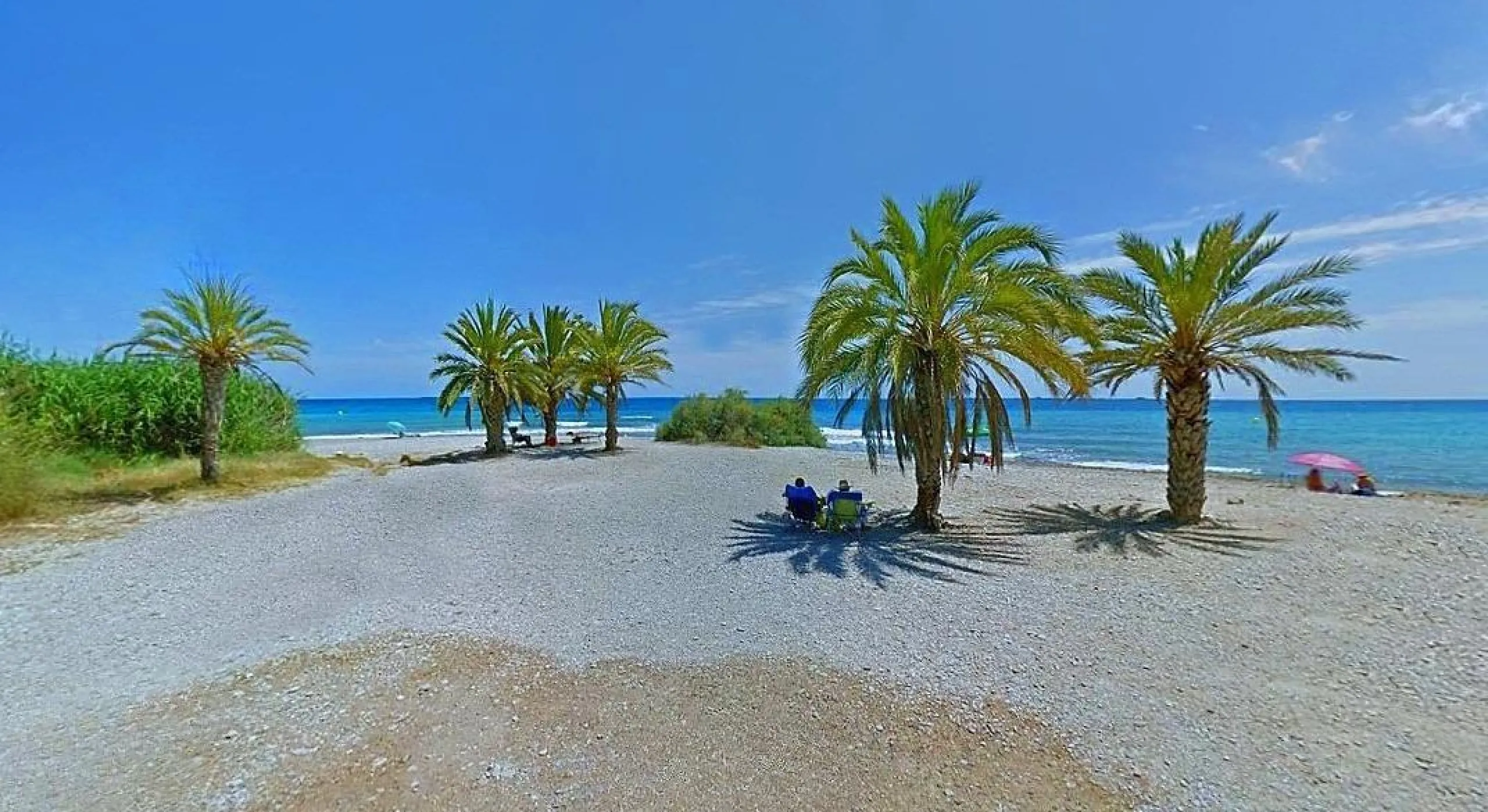 Modernos apartamentos nuevos en la orilla del mar Mediterráneo 🏖️