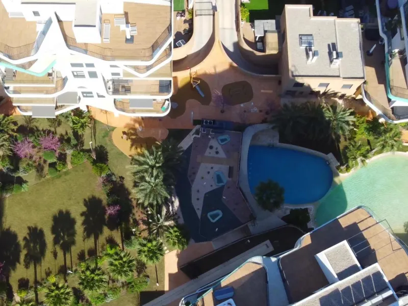 Modernos apartamentos nuevos en la orilla del mar Mediterráneo 🏖️