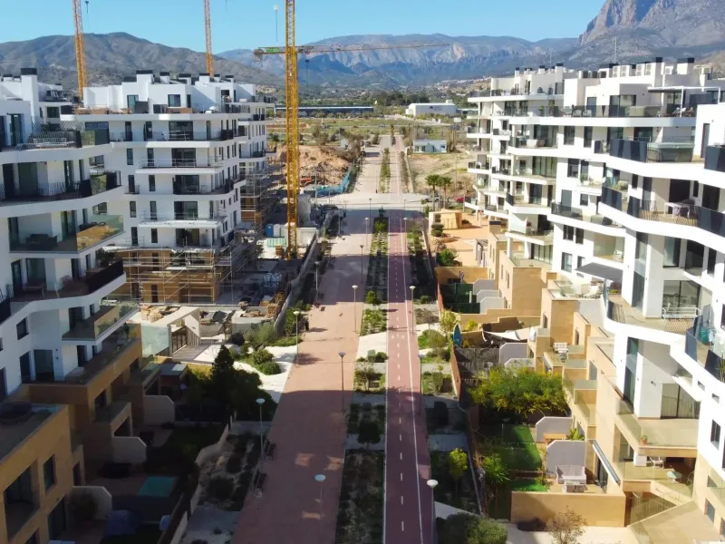 Modernos apartamentos nuevos en la orilla del mar Mediterráneo 🏖️