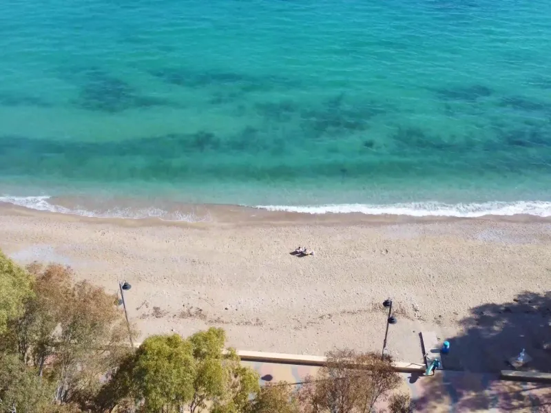 Modernos apartamentos nuevos en la orilla del mar Mediterráneo 🏖️