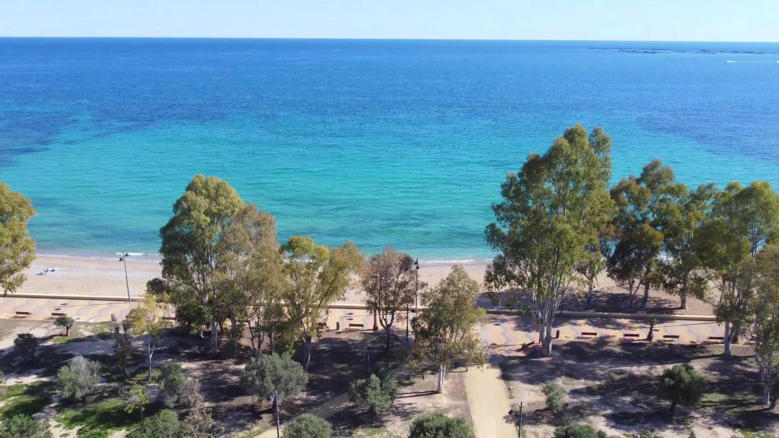 Modernos apartamentos nuevos en la orilla del mar Mediterráneo 🏖️