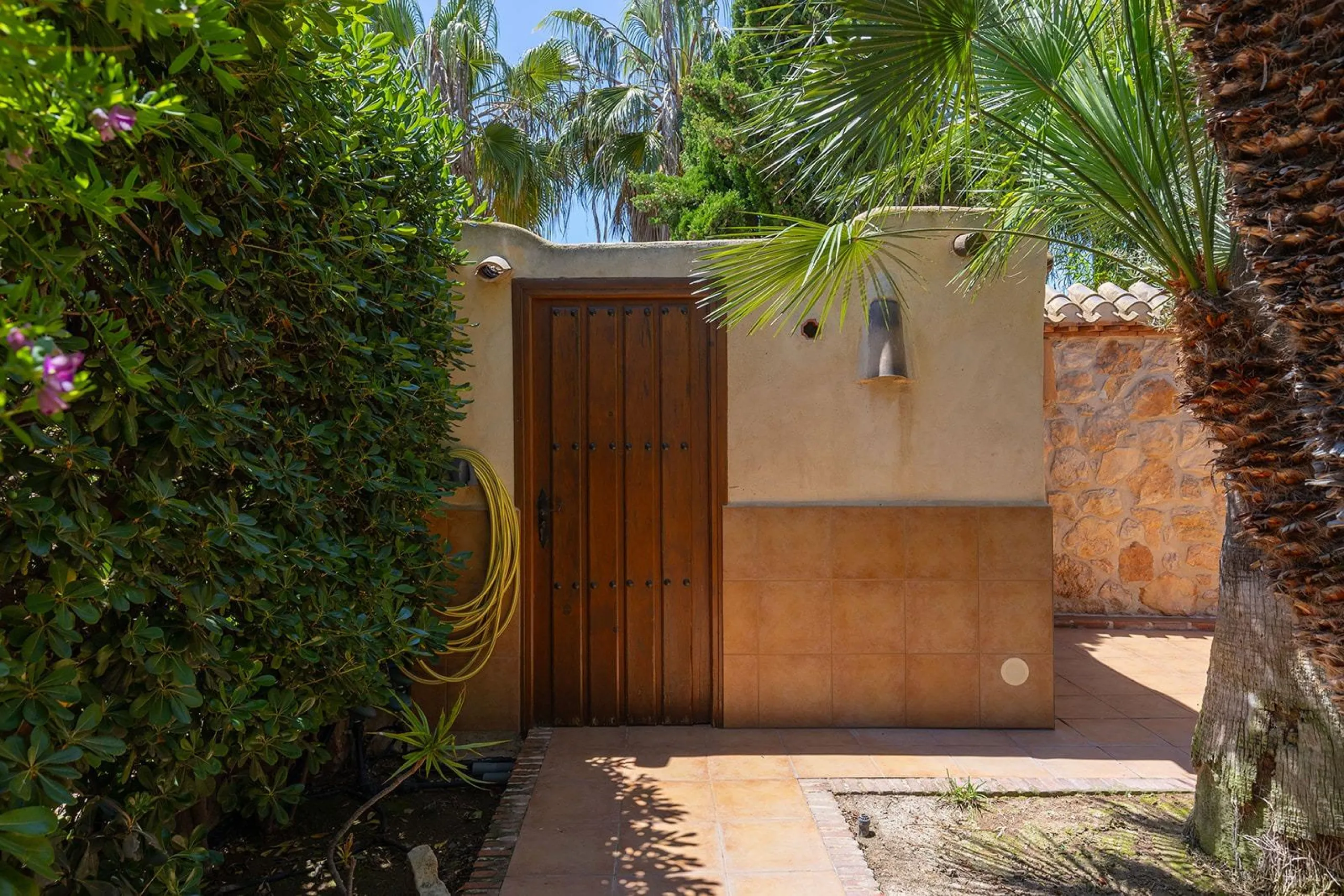 VILLA CON PISCINA PRIVADA EN PUNTA PRIMA CON PARCELA 540 M2. 4 DORM. 2 BAÑOS. 168 M2 DE CASA.