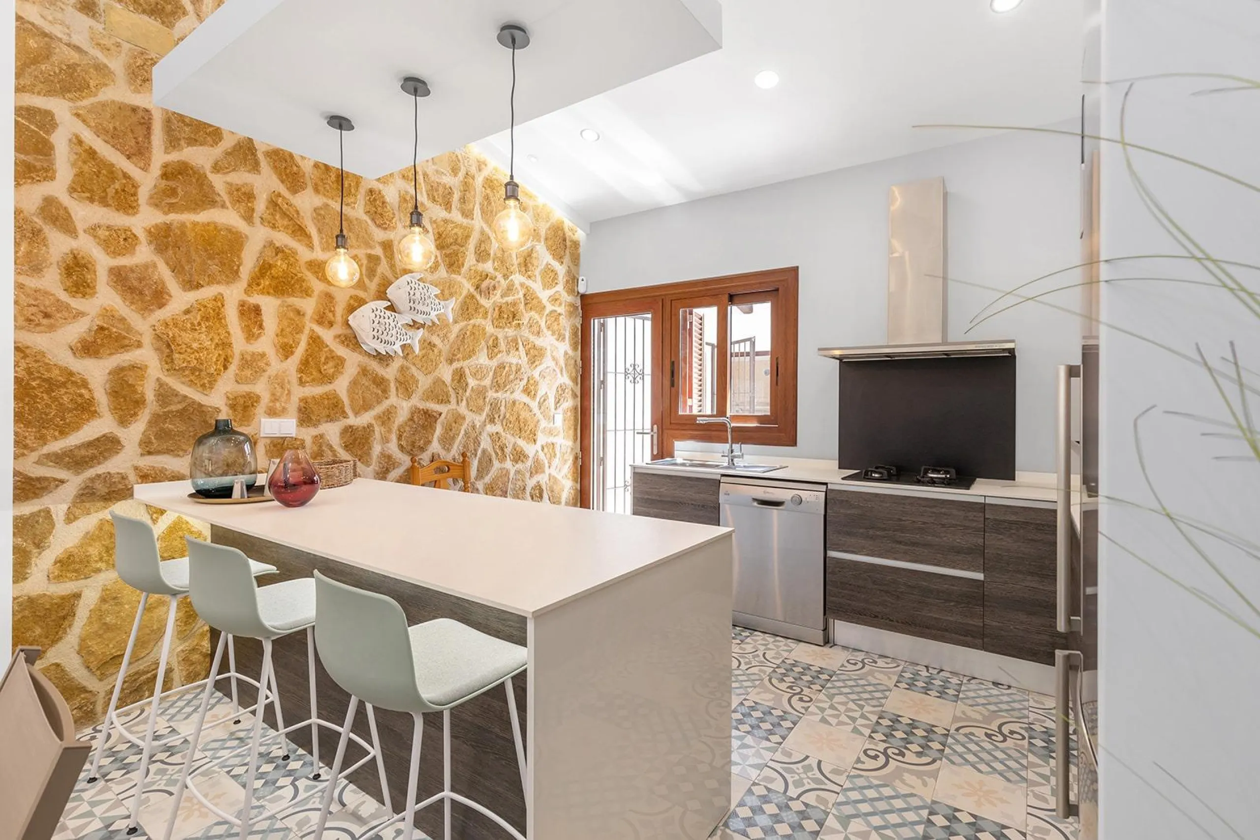 VILLA CON PISCINA PRIVADA EN PUNTA PRIMA CON PARCELA 540 M2. 4 DORM. 2 BAÑOS. 168 M2 DE CASA.