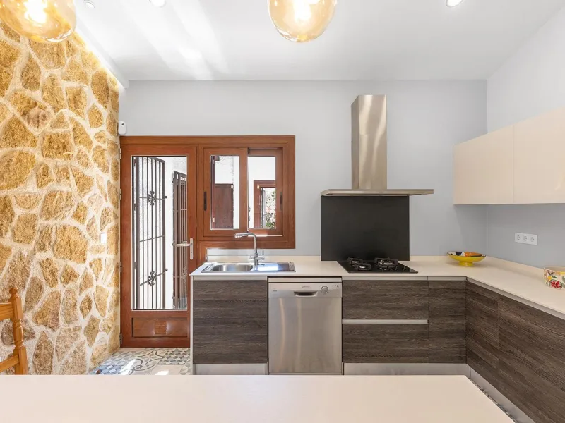 VILLA CON PISCINA PRIVADA EN PUNTA PRIMA CON PARCELA 540 M2. 4 DORM. 2 BAÑOS. 168 M2 DE CASA.