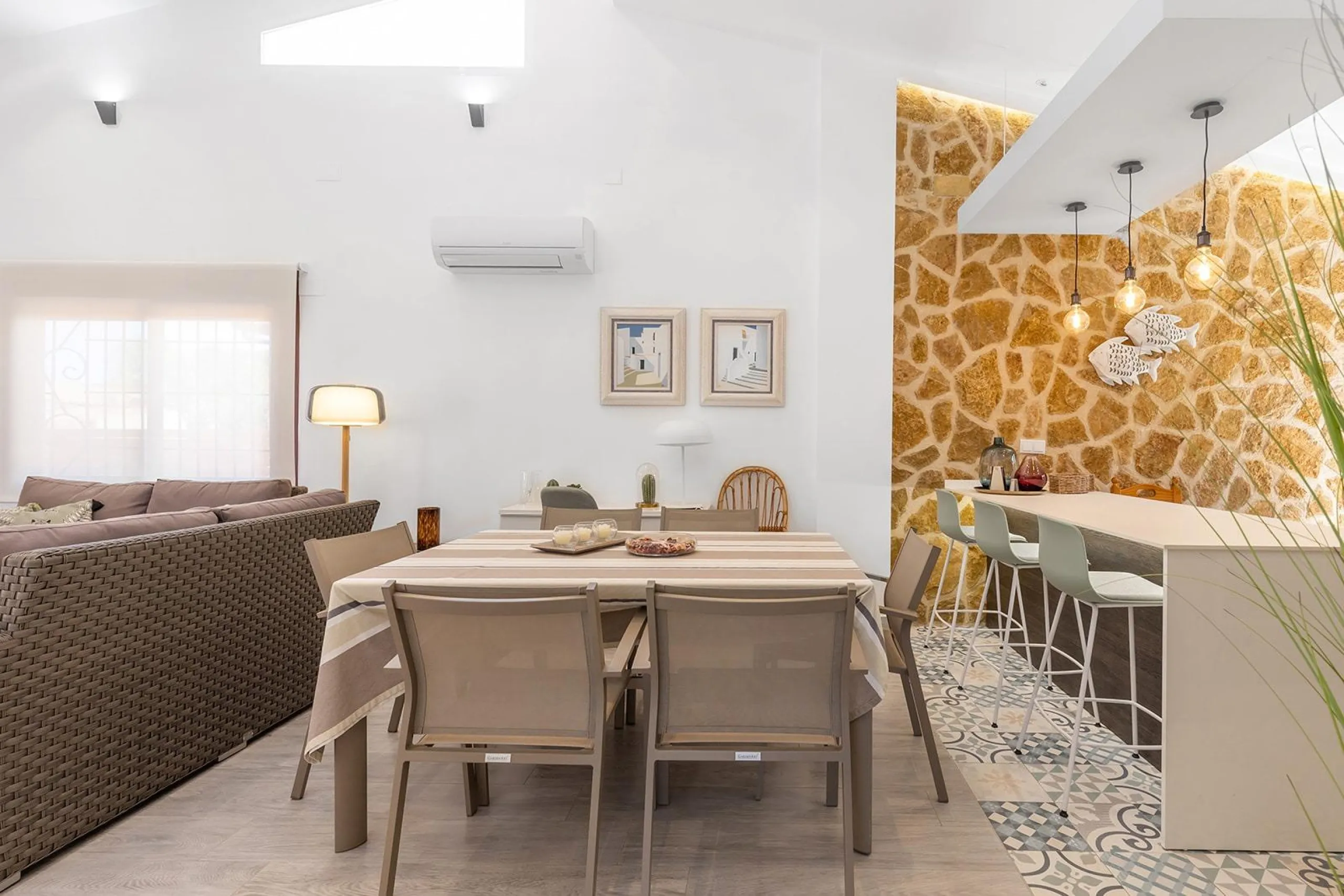 VILLA CON PISCINA PRIVADA EN PUNTA PRIMA CON PARCELA 540 M2. 4 DORM. 2 BAÑOS. 168 M2 DE CASA.