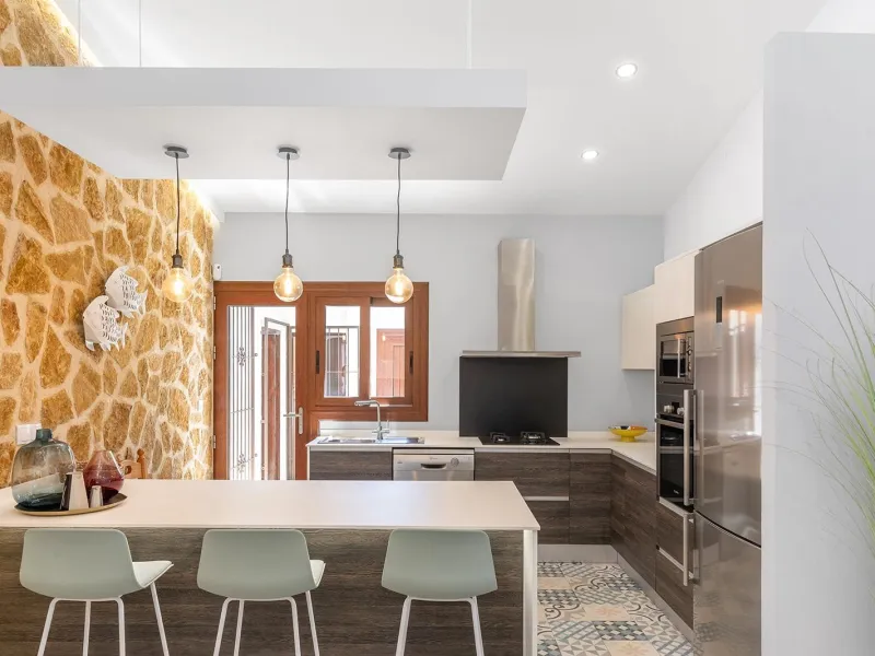 VILLA CON PISCINA PRIVADA EN PUNTA PRIMA CON PARCELA 540 M2. 4 DORM. 2 BAÑOS. 168 M2 DE CASA.