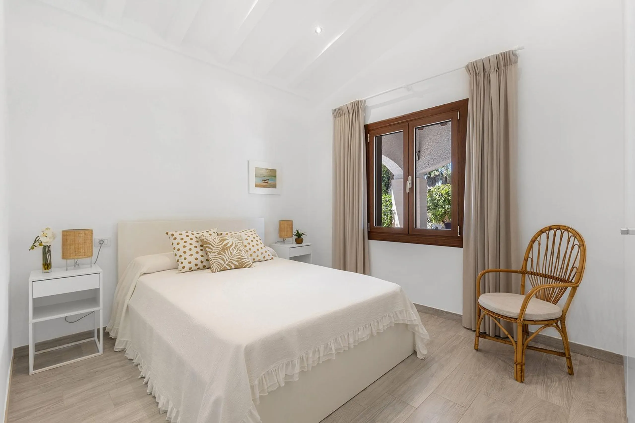 VILLA CON PISCINA PRIVADA EN PUNTA PRIMA CON PARCELA 540 M2. 4 DORM. 2 BAÑOS. 168 M2 DE CASA.