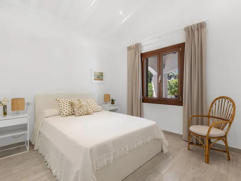 VILLA CON PISCINA PRIVADA EN PUNTA PRIMA CON PARCELA 540 M2. 4 DORM. 2 BAÑOS. 168 M2 DE CASA.