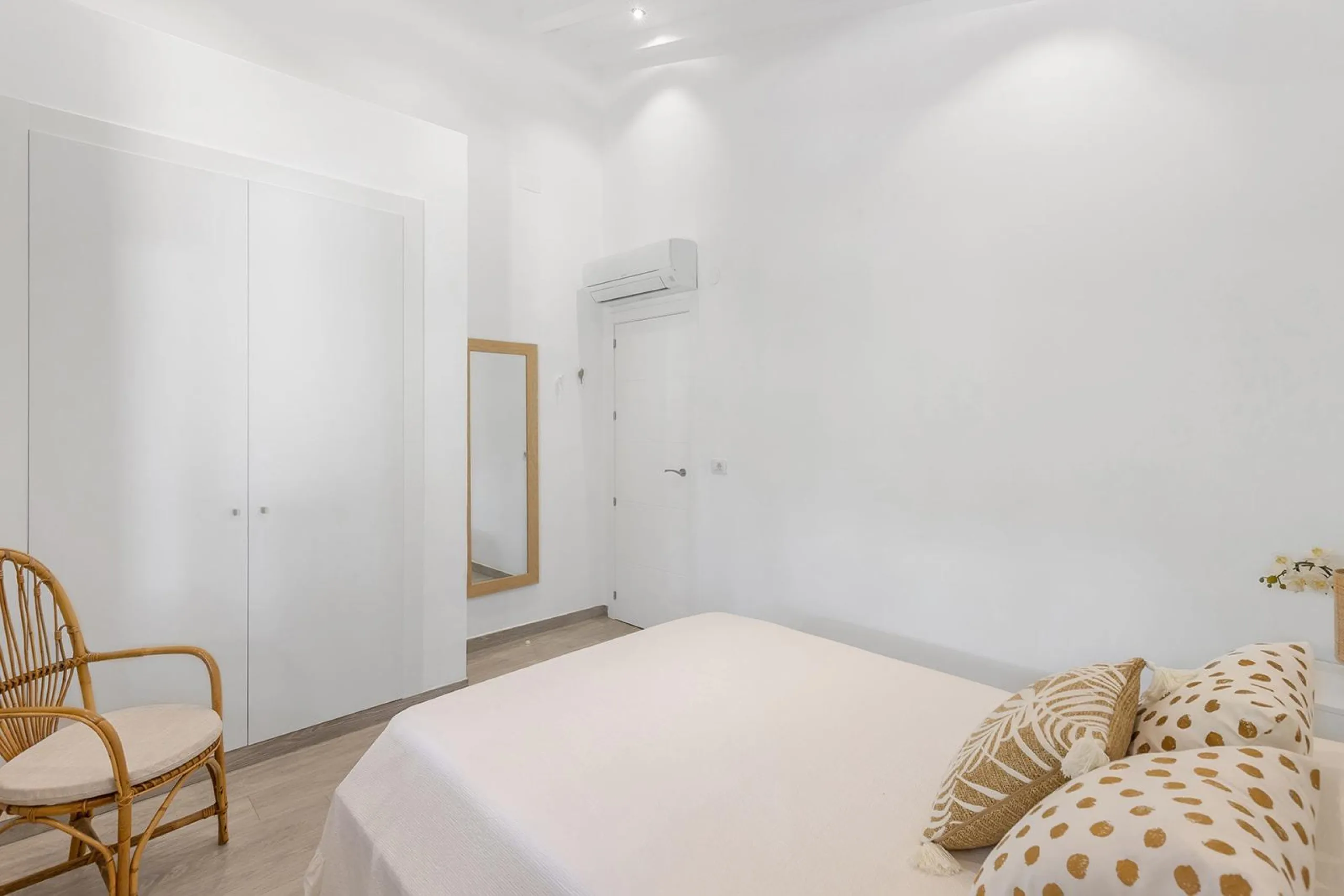 VILLA CON PISCINA PRIVADA EN PUNTA PRIMA CON PARCELA 540 M2. 4 DORM. 2 BAÑOS. 168 M2 DE CASA.