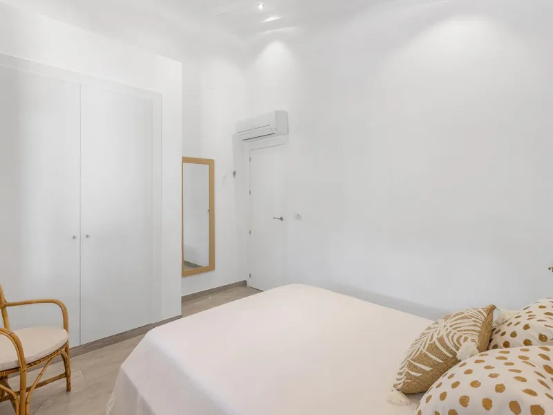 VILLA CON PISCINA PRIVADA EN PUNTA PRIMA CON PARCELA 540 M2. 4 DORM. 2 BAÑOS. 168 M2 DE CASA.