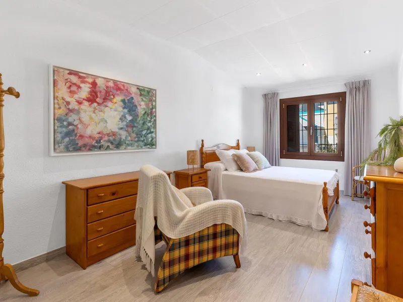 VILLA CON PISCINA PRIVADA EN PUNTA PRIMA CON PARCELA 540 M2. 4 DORM. 2 BAÑOS. 168 M2 DE CASA.