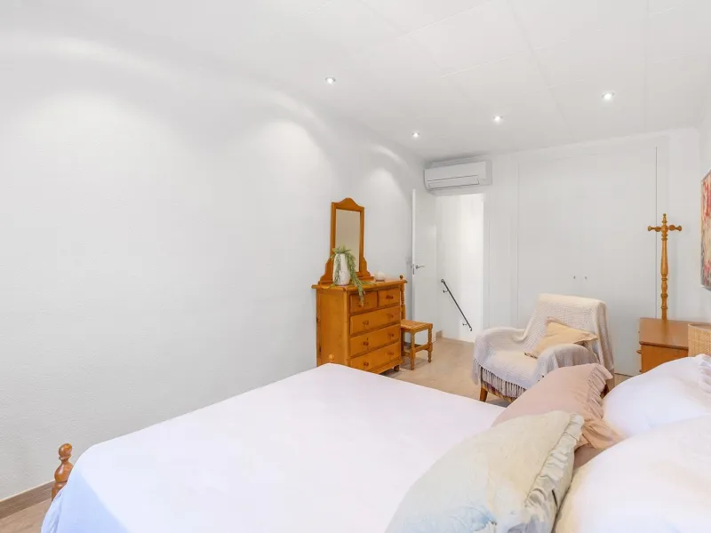 VILLA CON PISCINA PRIVADA EN PUNTA PRIMA CON PARCELA 540 M2. 4 DORM. 2 BAÑOS. 168 M2 DE CASA.