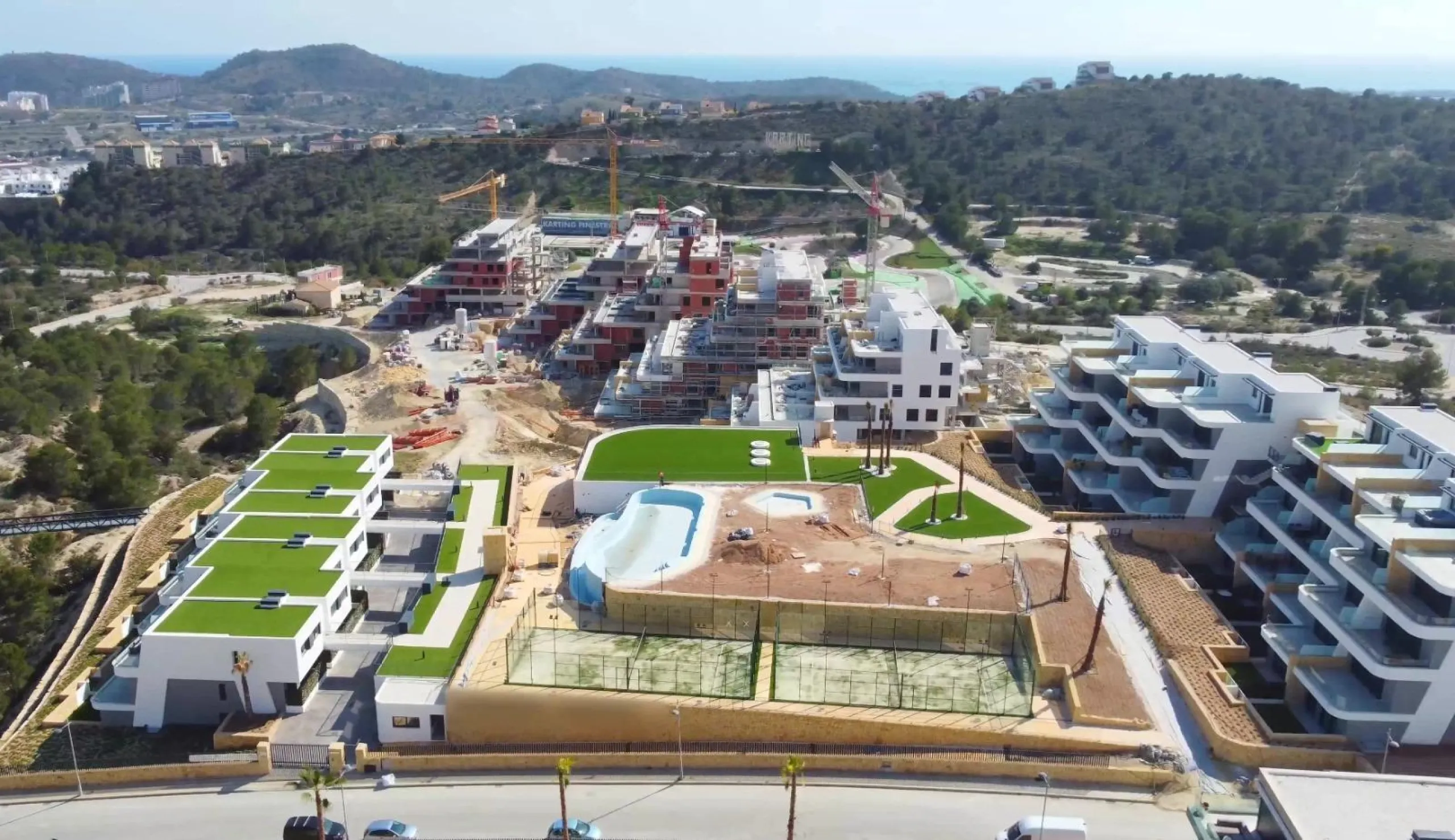Ático Dúplex de Lujo en Finestrat con Vistas Espectaculares al Mar 🌴