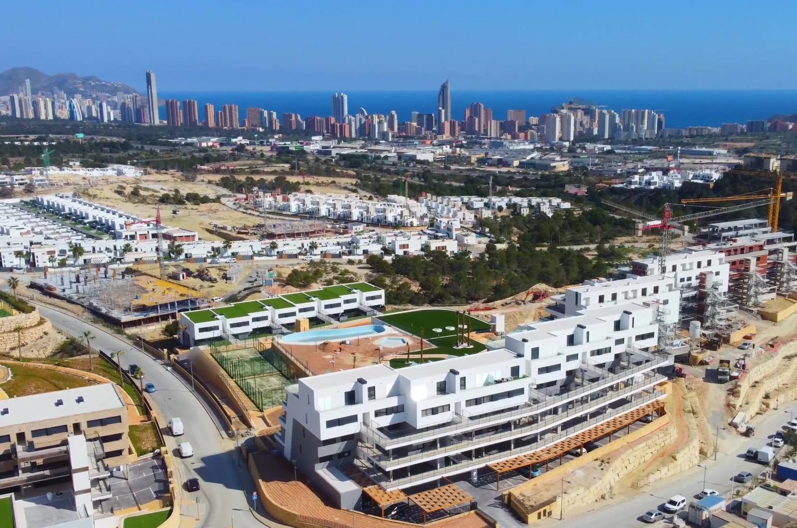 Ático Dúplex de Lujo en Finestrat con Vistas Espectaculares al Mar 🌴
