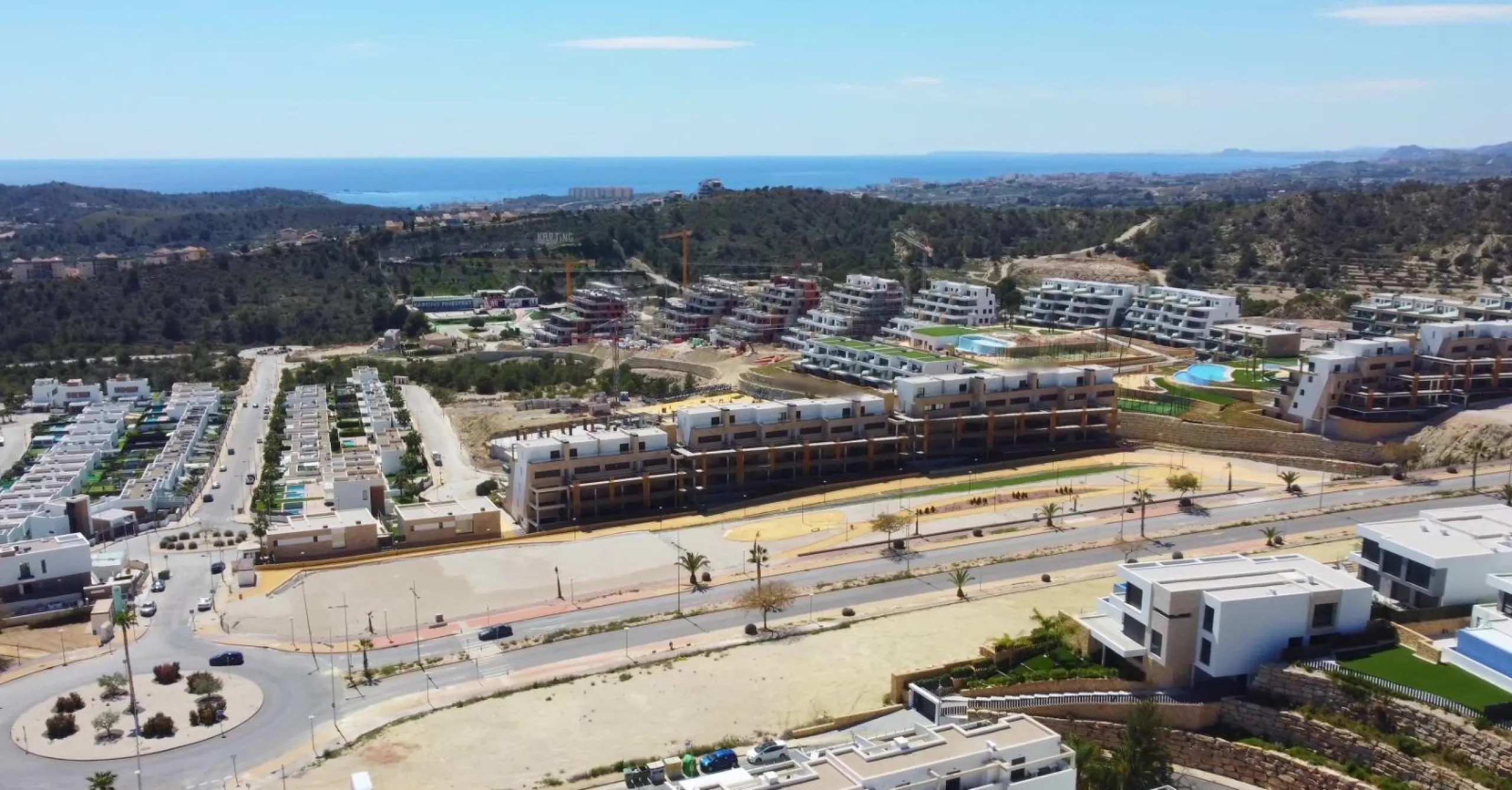 Ático Dúplex de Lujo en Finestrat con Vistas Espectaculares al Mar 🌴