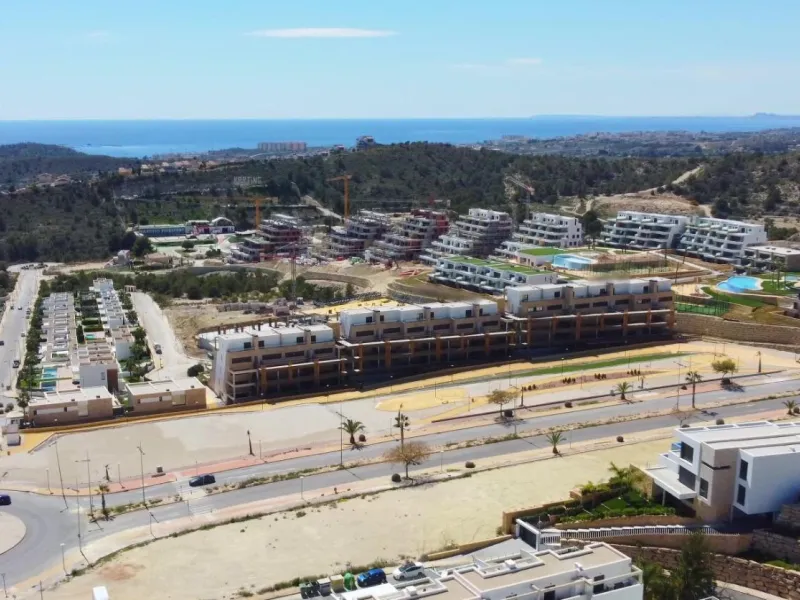 Ático Dúplex de Lujo en Finestrat con Vistas Espectaculares al Mar 🌴