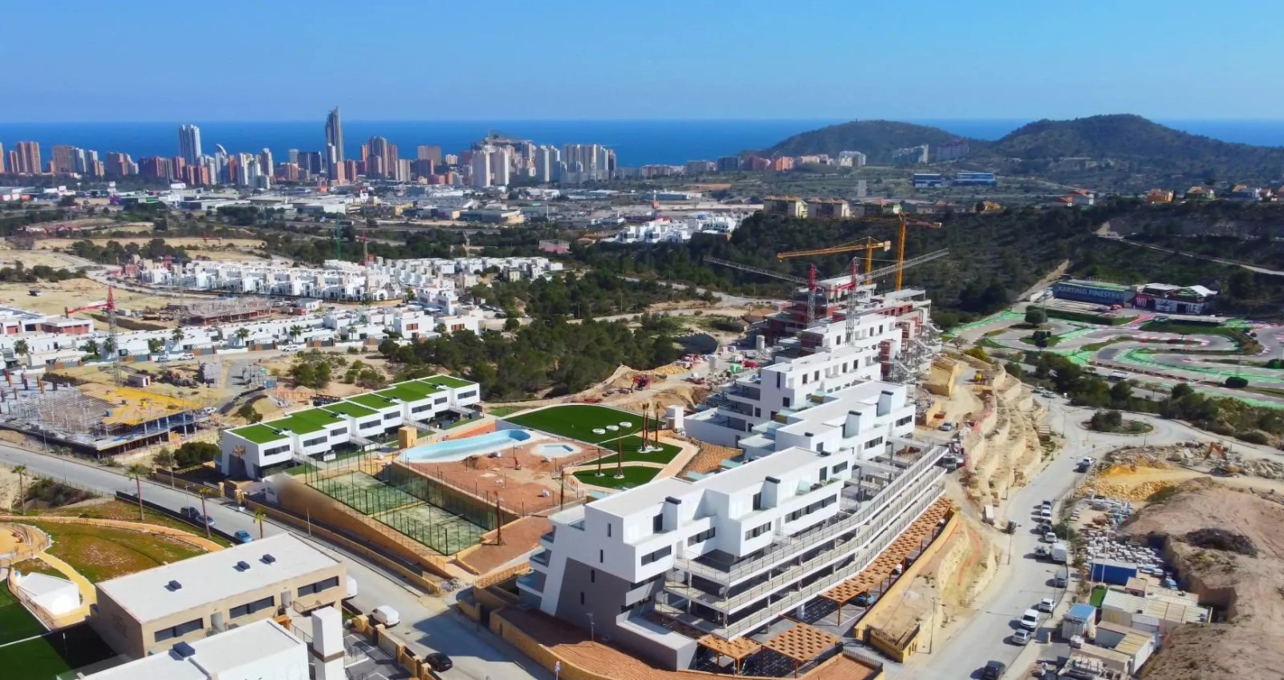 Ático Dúplex de Lujo en Finestrat con Vistas Espectaculares al Mar 🌴
