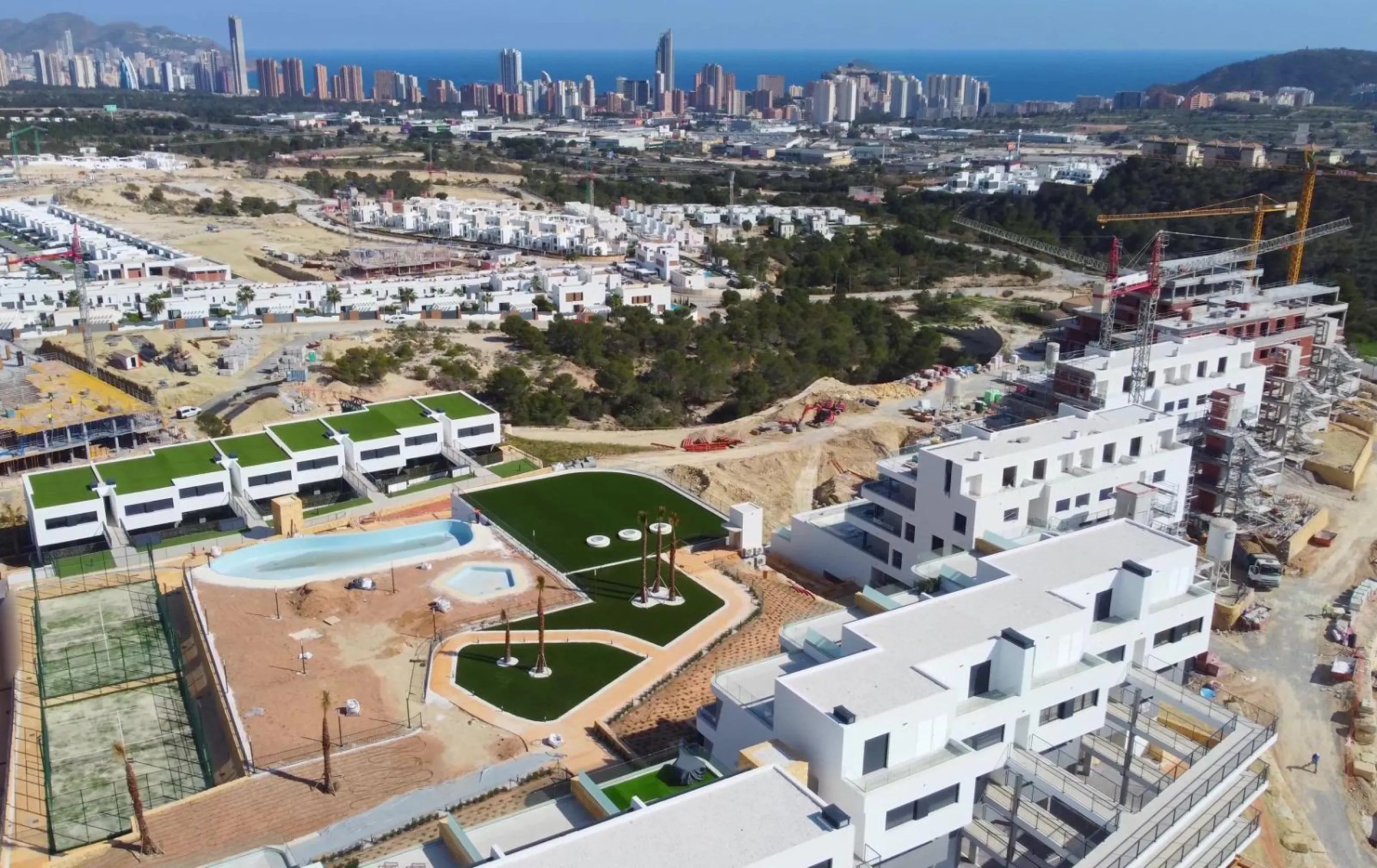 Ático Dúplex de Lujo en Finestrat con Vistas Espectaculares al Mar 🌴