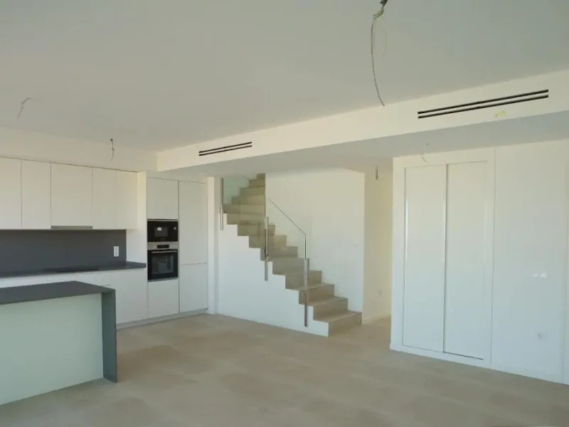 Ático Dúplex de Lujo en Finestrat con Vistas Espectaculares al Mar 🌴