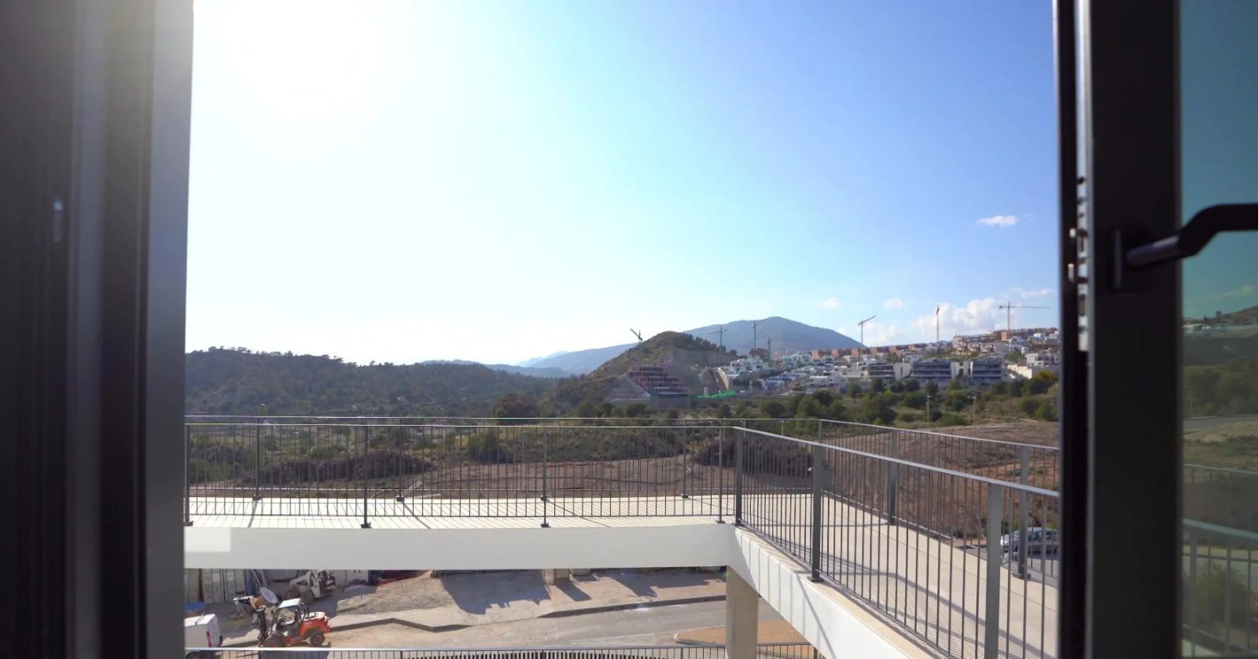 Ático Dúplex de Lujo en Finestrat con Vistas Espectaculares al Mar 🌴