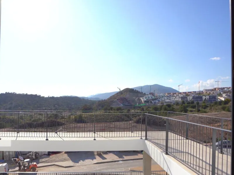 Ático Dúplex de Lujo en Finestrat con Vistas Espectaculares al Mar 🌴