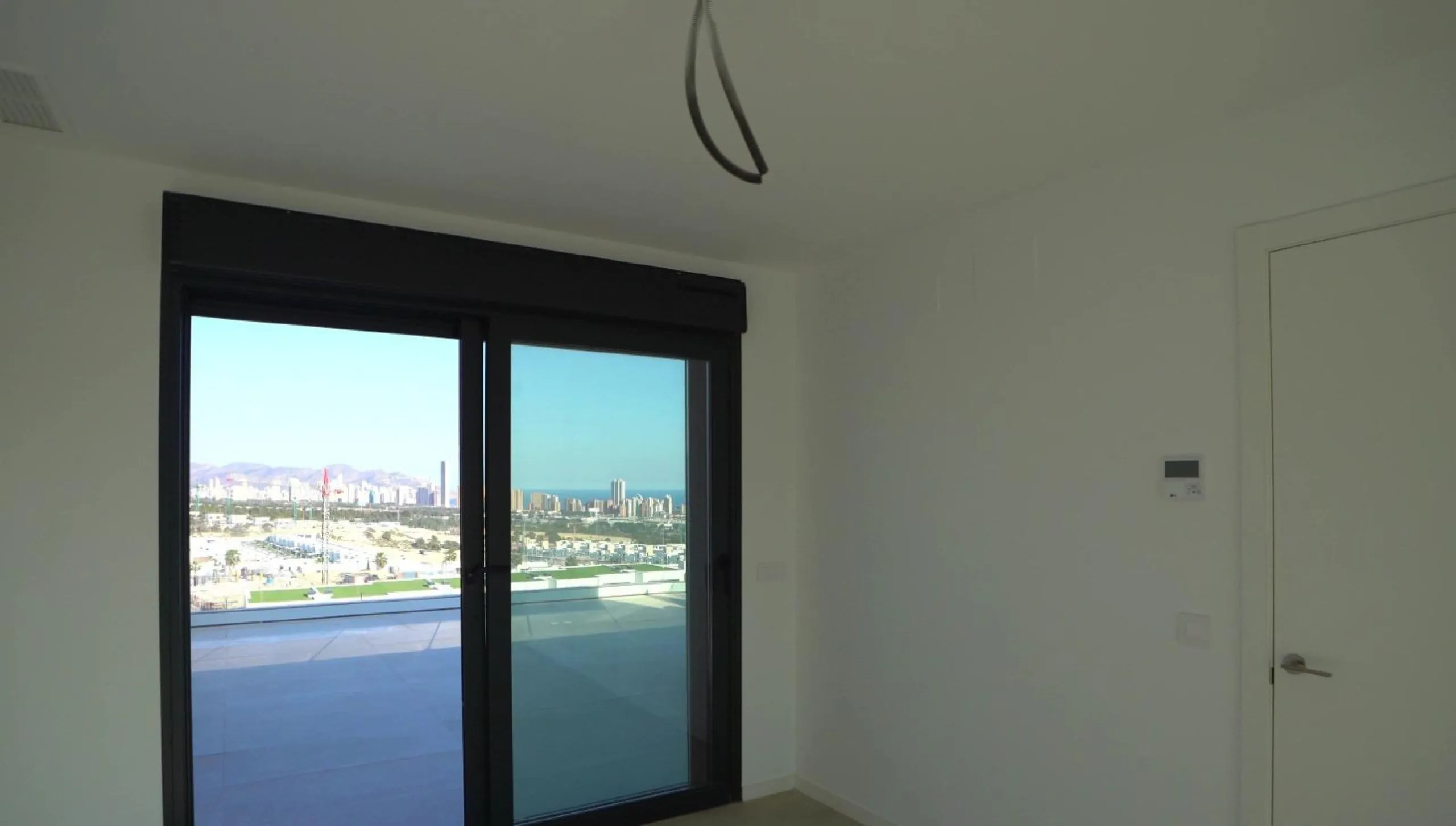Ático Dúplex de Lujo en Finestrat con Vistas Espectaculares al Mar 🌴