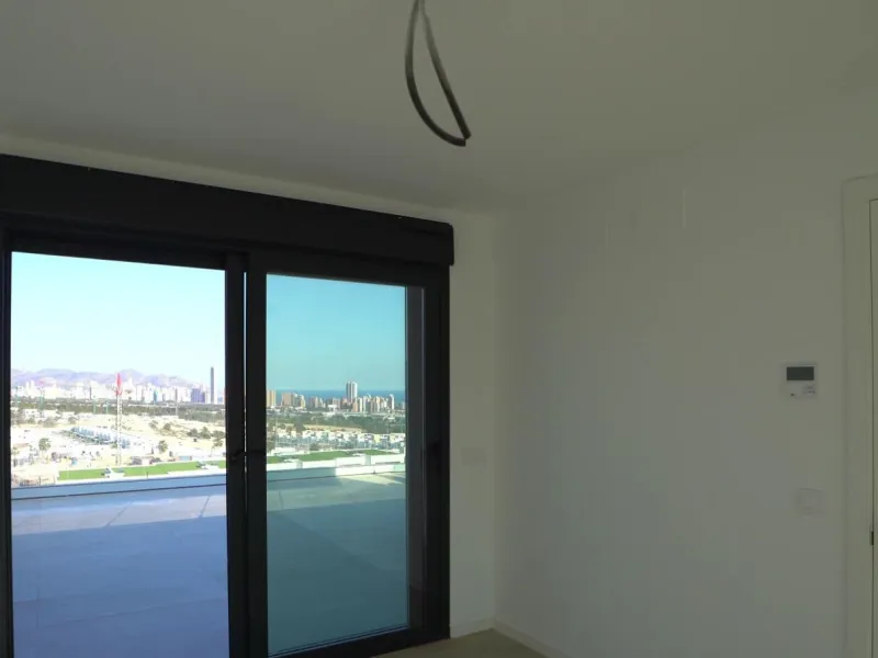 Ático Dúplex de Lujo en Finestrat con Vistas Espectaculares al Mar 🌴