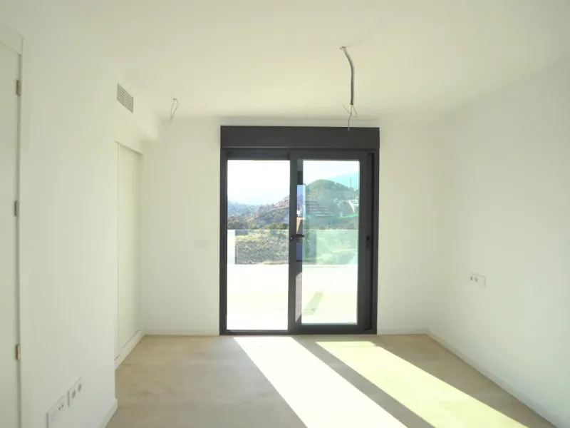 Ático Dúplex de Lujo en Finestrat con Vistas Espectaculares al Mar 🌴