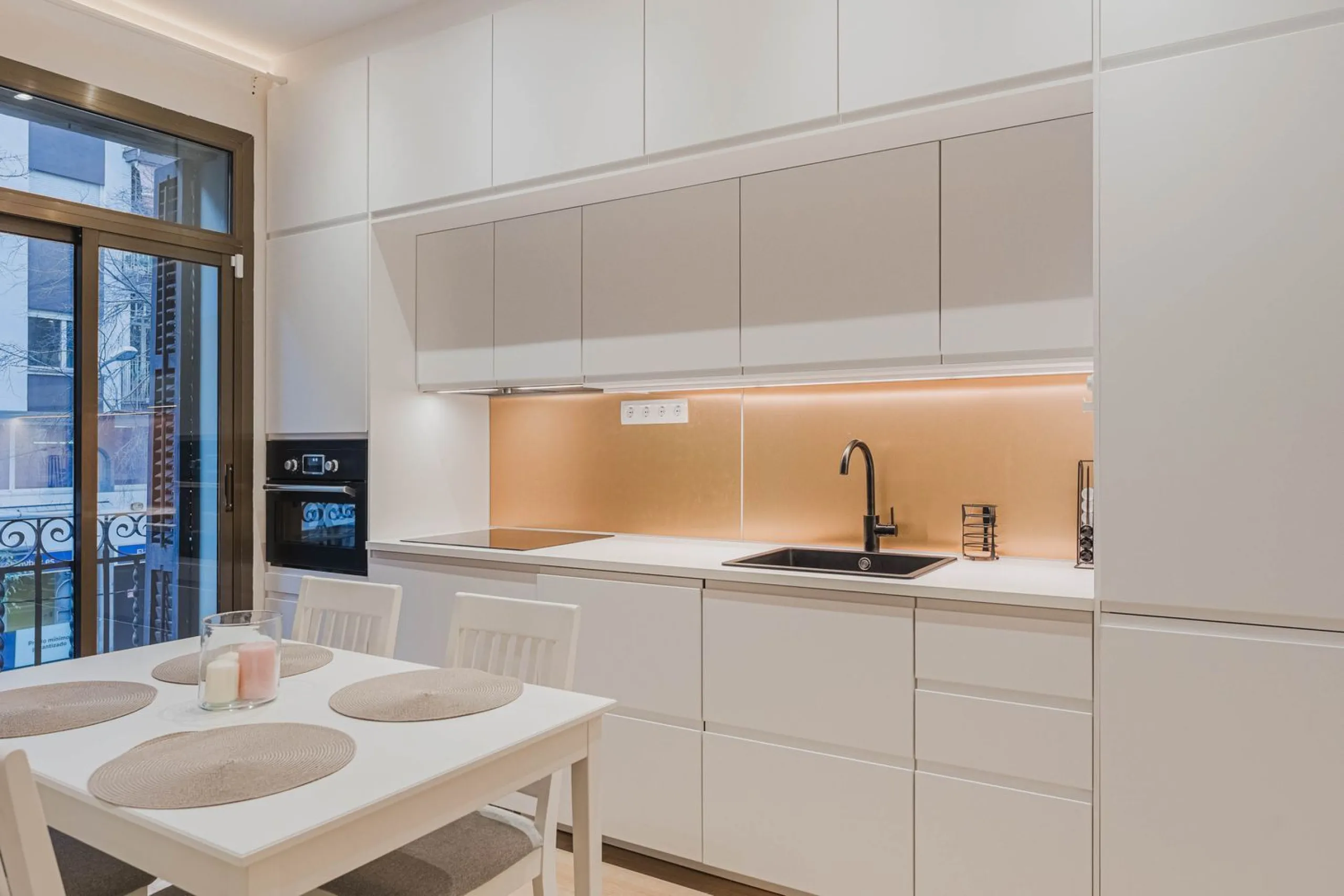 Newly Renovated Apartment with Balcony in Nova Esquerra de l’Eixample, Barcelona