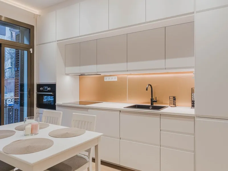 Newly Renovated Apartment with Balcony in Nova Esquerra de l’Eixample, Barcelona