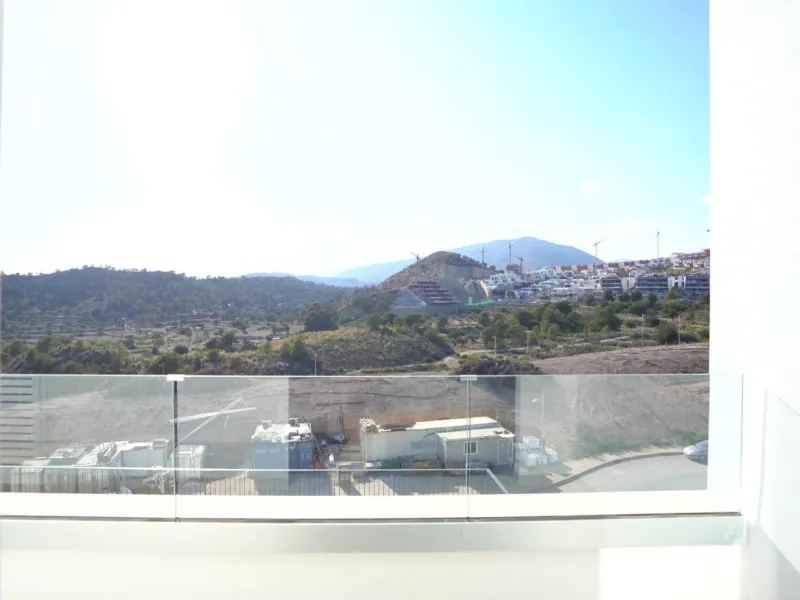 Ático Dúplex de Lujo en Finestrat con Vistas Espectaculares al Mar 🌴