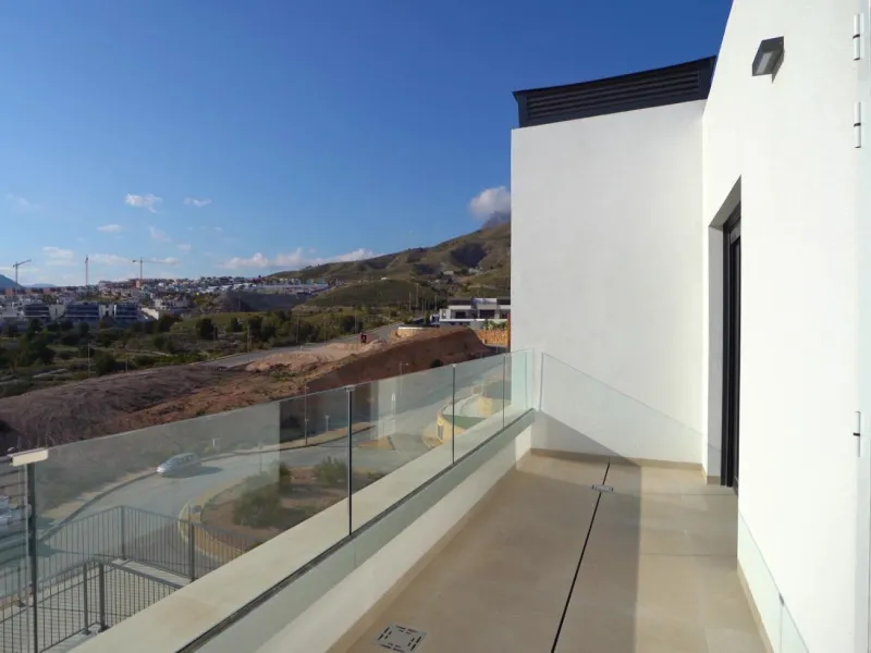 Ático Dúplex de Lujo en Finestrat con Vistas Espectaculares al Mar 🌴