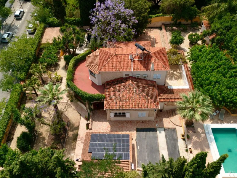 Exclusive Villa Surrounded by Nature in Alicante