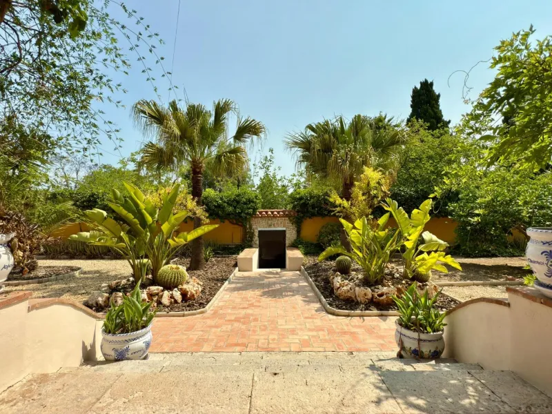 Exclusive Villa Surrounded by Nature in Alicante
