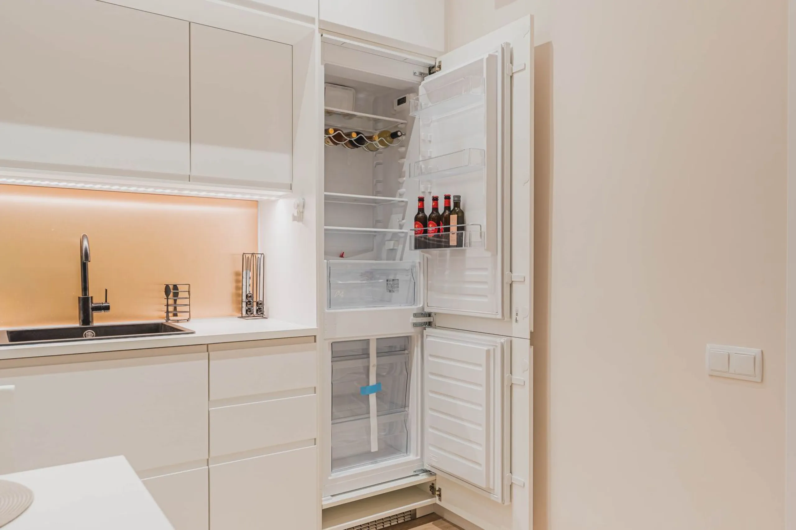 Newly Renovated Apartment with Balcony in Nova Esquerra de l’Eixample, Barcelona