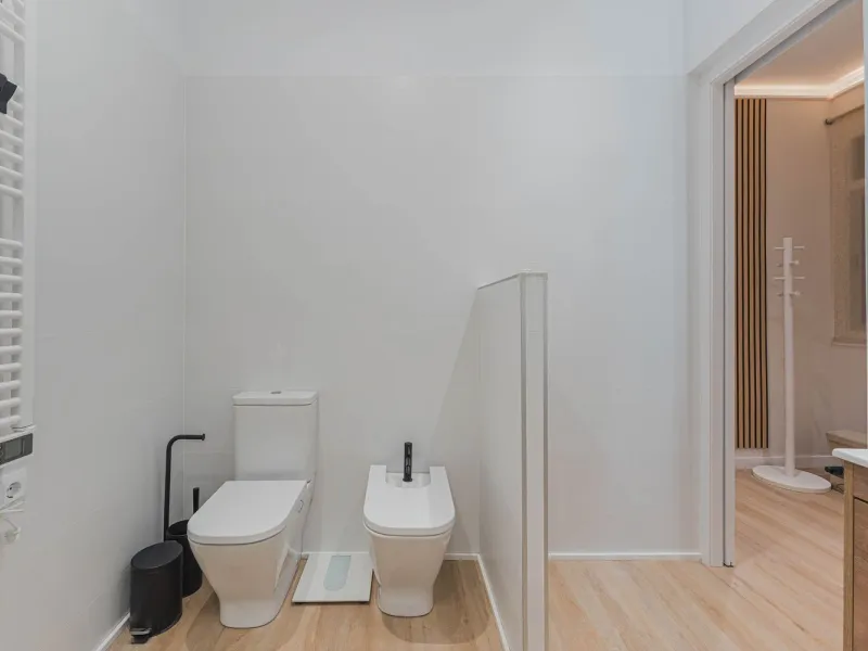 Newly Renovated Apartment with Balcony in Nova Esquerra de l’Eixample, Barcelona