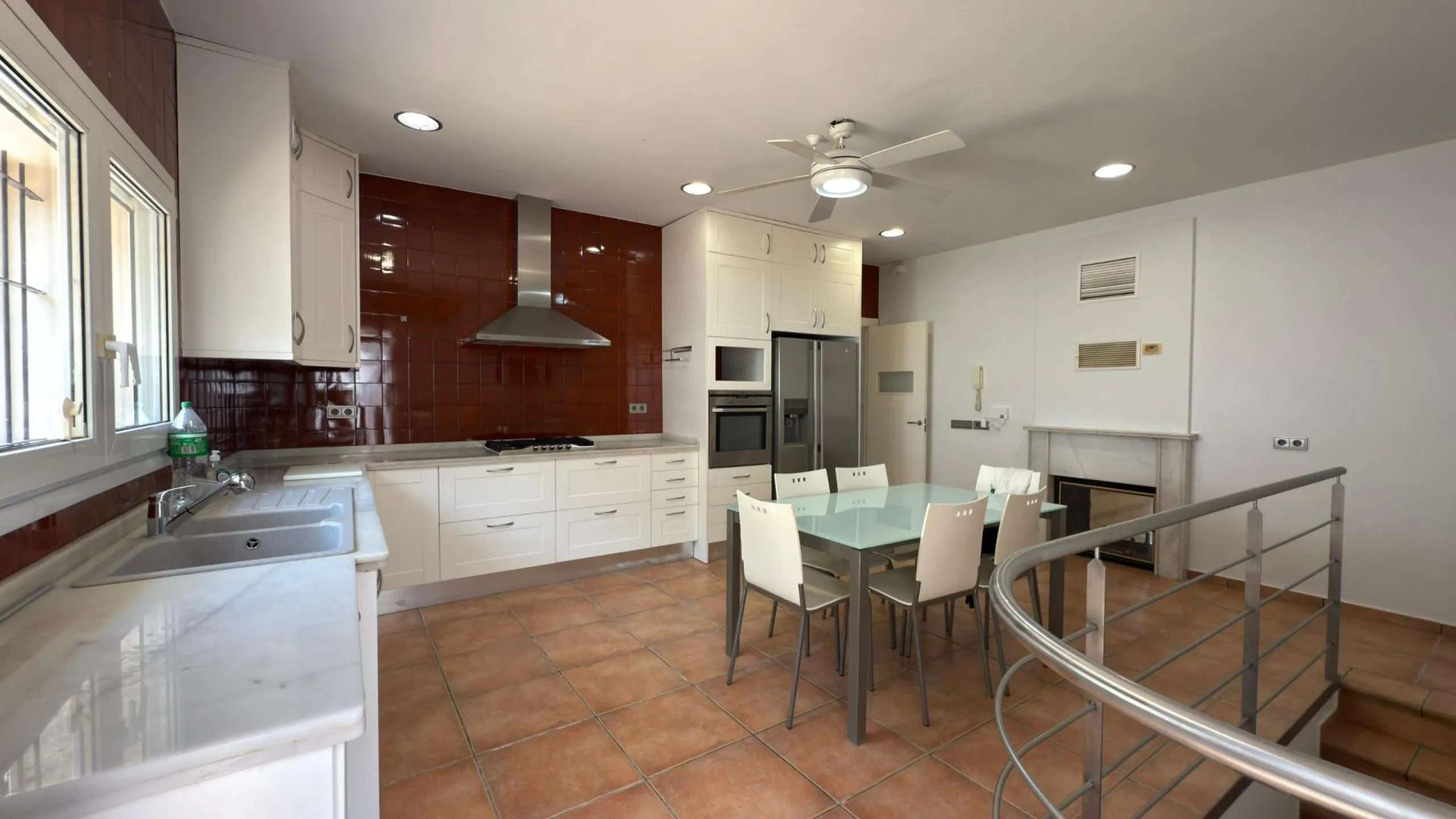 Exclusive Villa Surrounded by Nature in Alicante