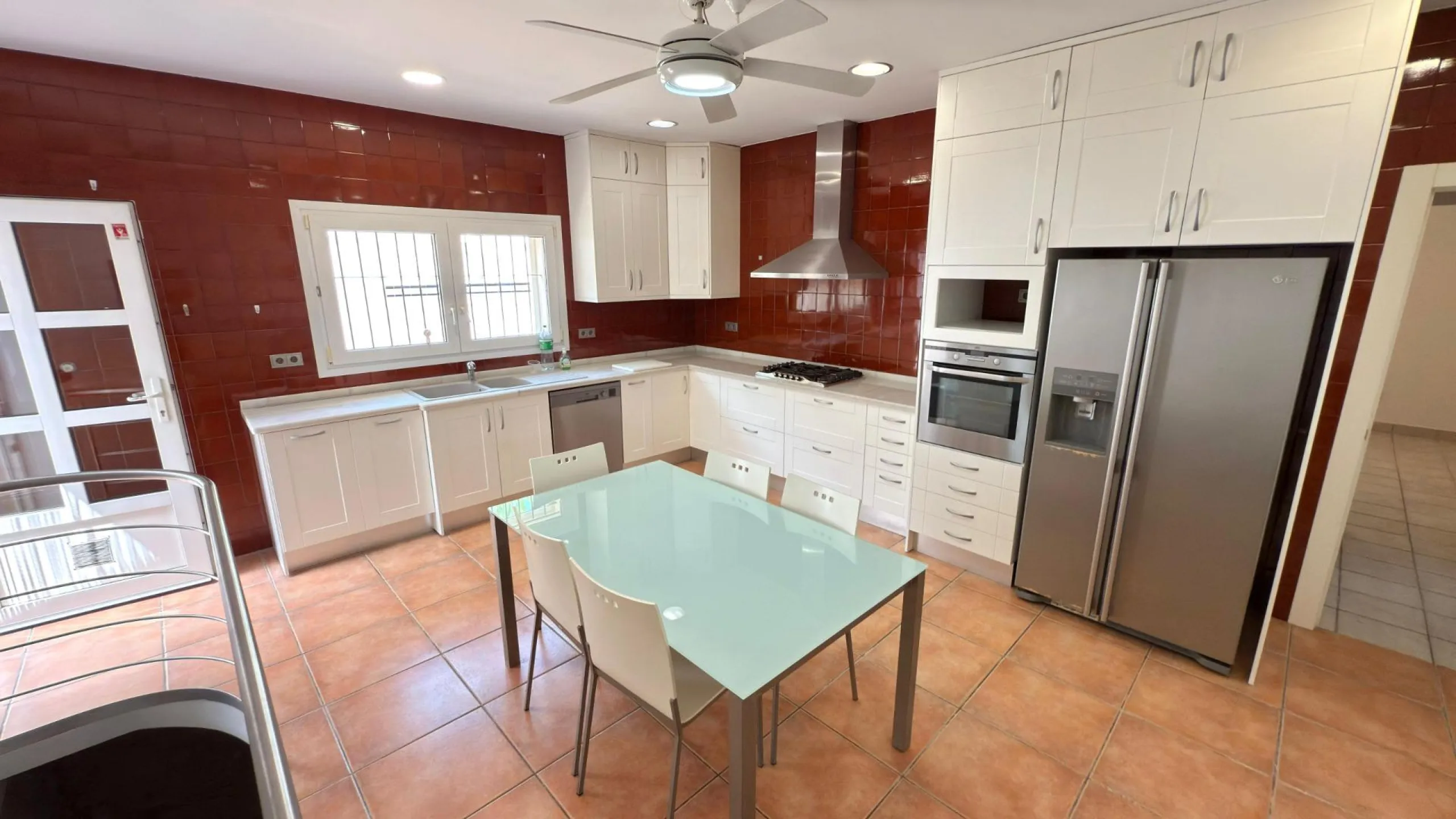 Exclusive Villa Surrounded by Nature in Alicante