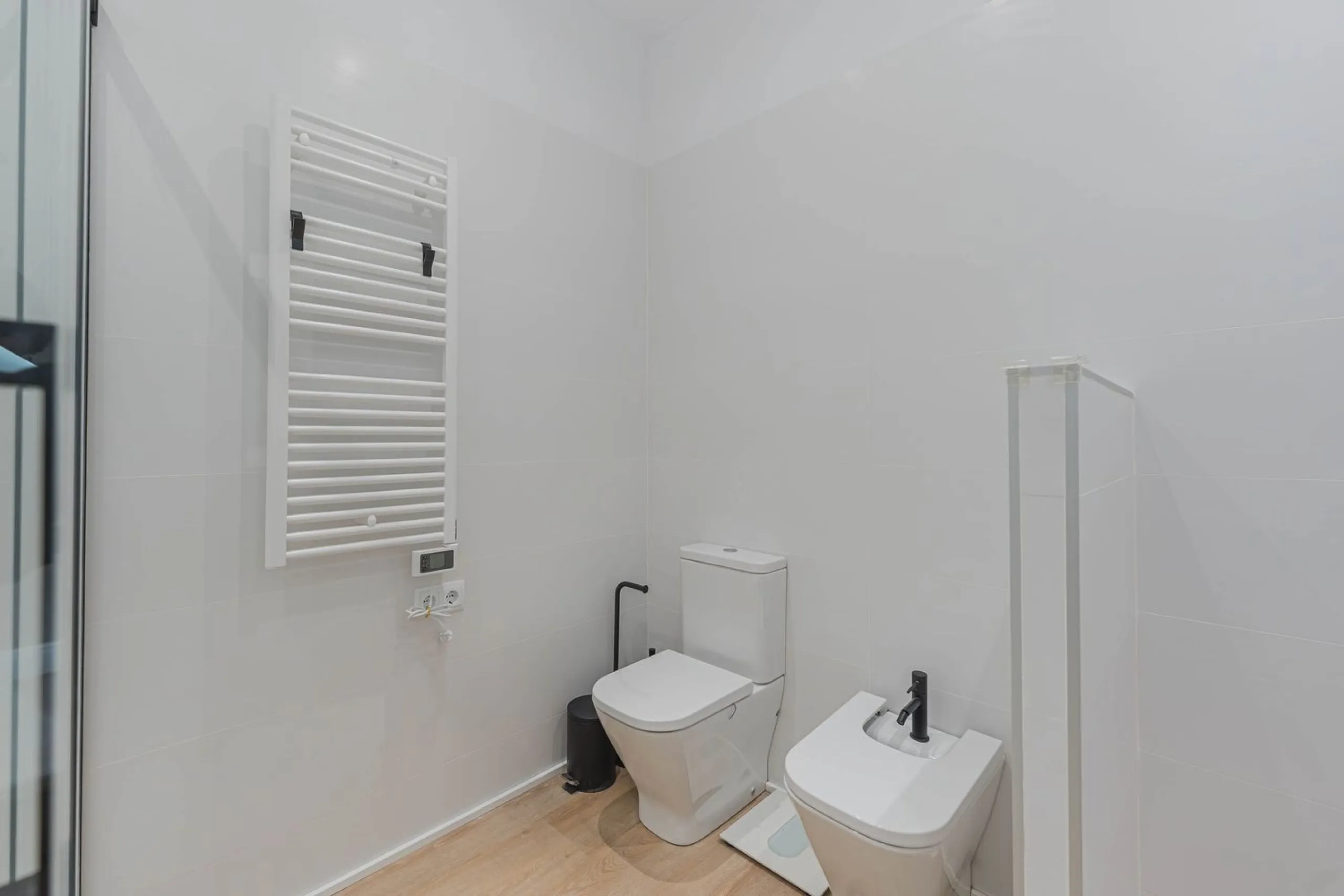 Newly Renovated Apartment with Balcony in Nova Esquerra de l’Eixample, Barcelona